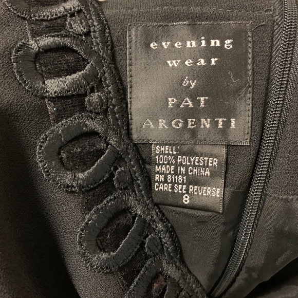 Little Black Dress 🖤 - Picture 6 of 7